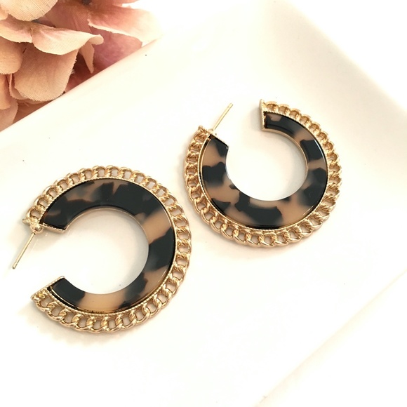 Leopard Print Tortoiseshell Earrings with Gold Accent - Picture 2 of 4